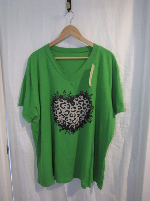 New Ladies Women Green Smaller Heart V Neck T-shirt One Size Fits 18 20 22 - Image 2