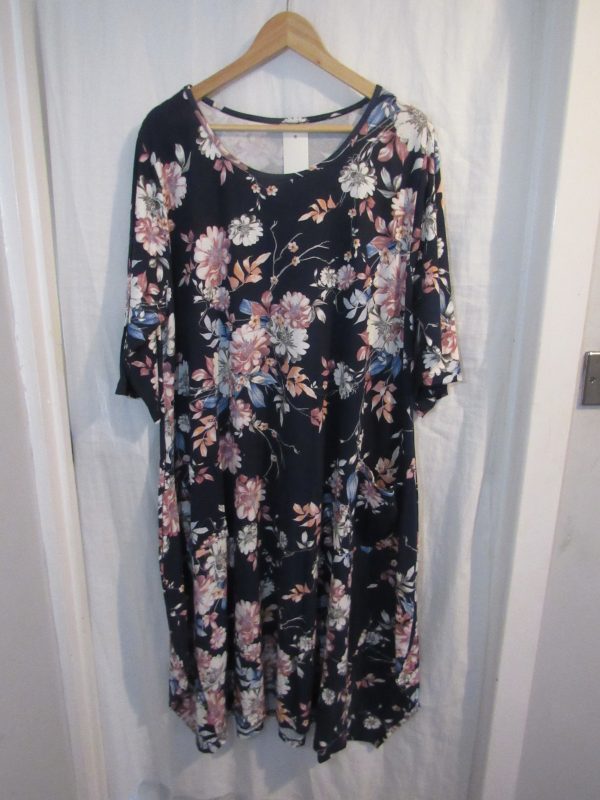 New Ladies Navy Blue Floral Dress One Size fits sizes 18 20 22 24 - Image 2