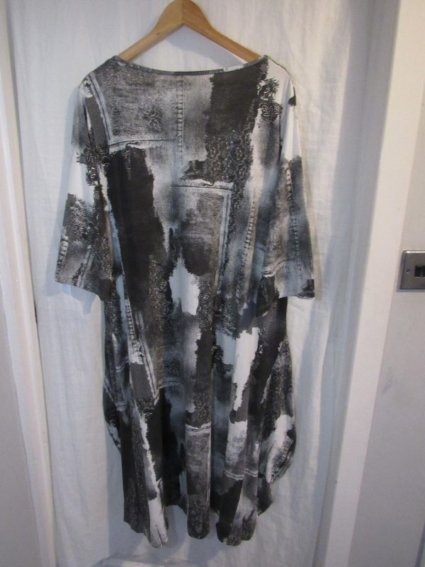 New Ladies Grey Print Dress One Size fits sizes 18 20 22 24 - Image 7