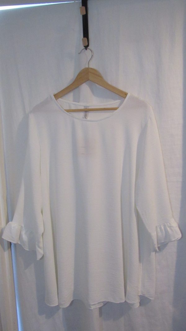 SALE SALE SALE NEW Ladies White Round Neck Frill Sleeve Tunic Top One Size Fits Sizes 18 20 22 NON RETURNALBLE