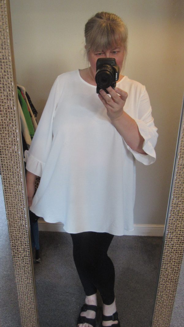 SALE SALE SALE NEW Ladies White Round Neck Frill Sleeve Tunic Top One Size Fits Sizes 18 20 22 NON RETURNALBLE - Image 6