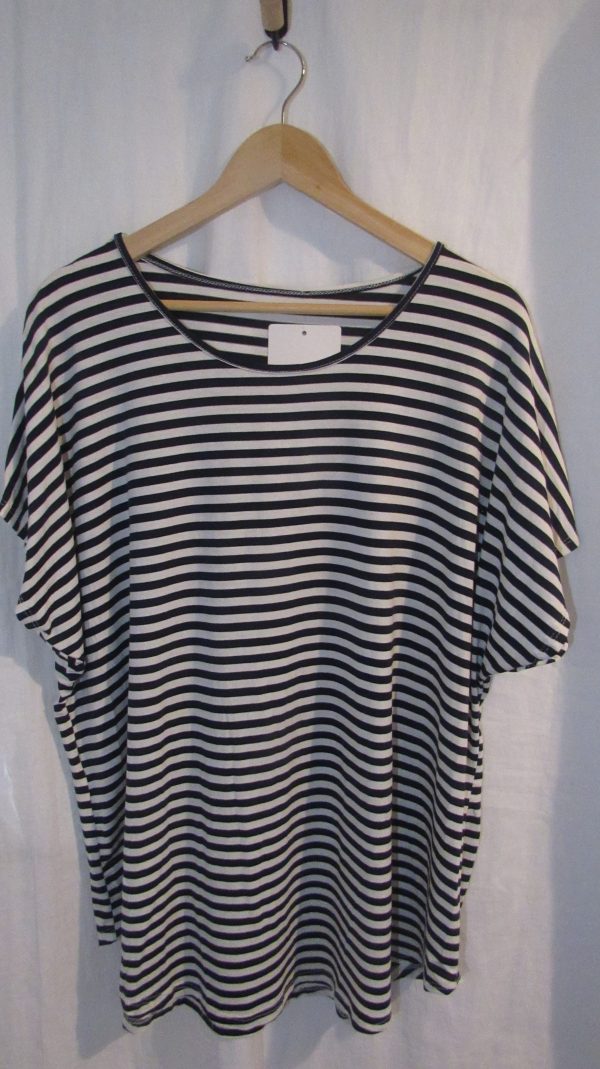 SALE SALE SALE New Ladies Women’s Black White Stripe T-shirt One Size fits sizes 16 18 20 22 NON RETURNABLE - Image 3