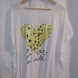 New Ladies White with Heart Tunic Top One Size fits sizes 18 20 22 24