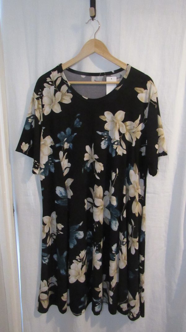 New Ladies Black Beige Flower Tunic or Dress One Size fits sizes 18 20 22