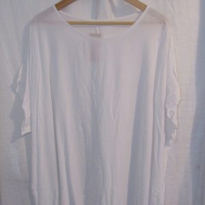 New Ladies White Tunic Top One Size fits sizes 16 18 20 22