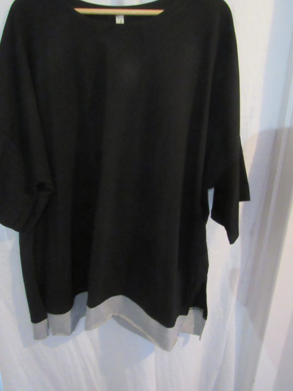 New Ladies Black edged with Grey Tunic Top One Size fits sizes 16 18 20 22 - Image 2