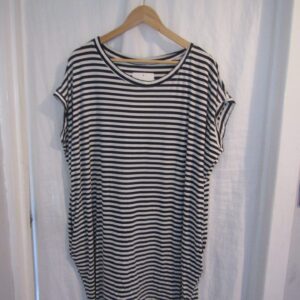 New Ladies Women’s Navy Blue White Stripe Longer Length Pocket T-shirt One Size fits sizes 16 18 20 22