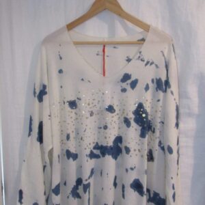 New Ladies V Neck soft lightweight jumper Cream with Blue One Size fits sizes 14 16 18 20