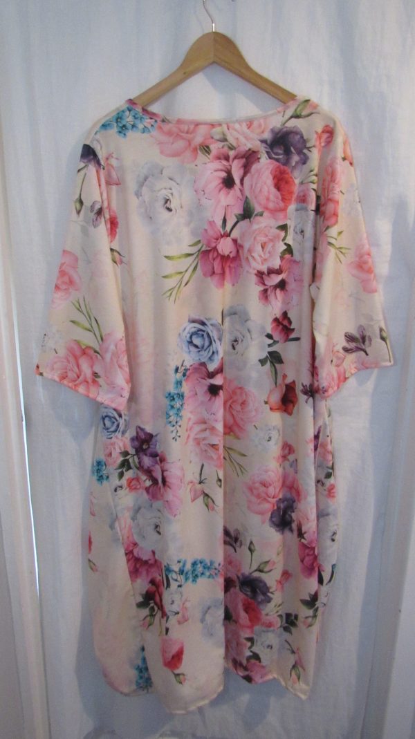 New Ladies Cream Floral Dress One Size fits sizes 18 20 22 24 - Image 4