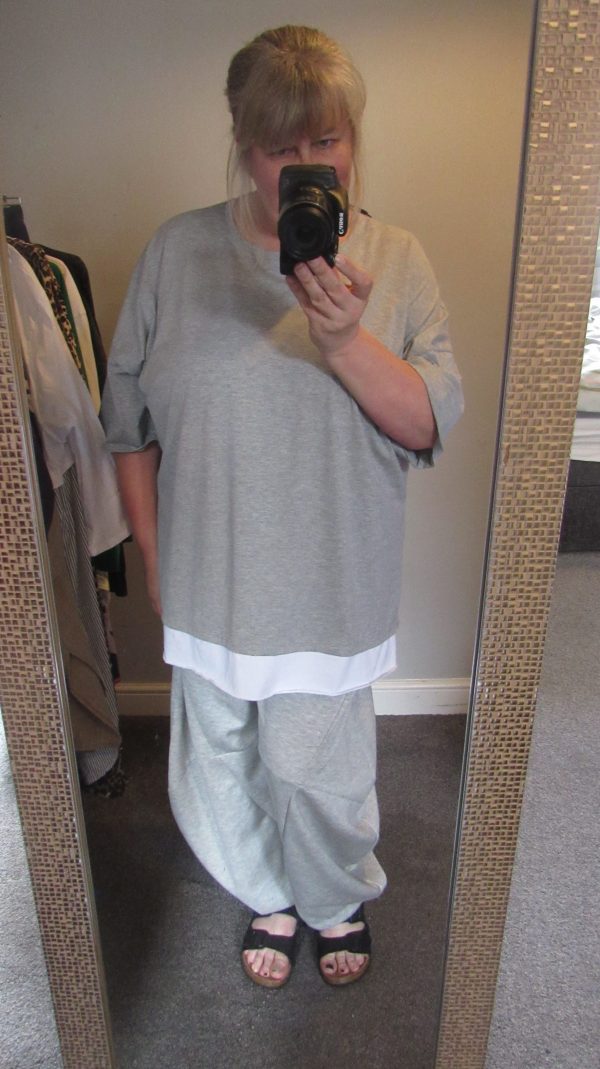 New Ladies Grey Joggers One Size fits sizes 16 18 20 22 - Image 4