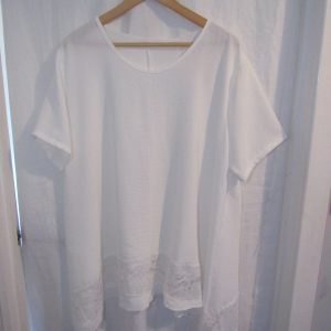 New Ladies White Lacy Bottom Handkerchief Hem Top One Size fits sizes 18 20 22