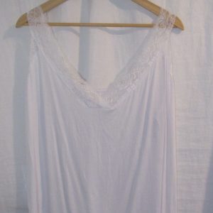 New Ladies White Lacy Strap Plus Size Vest Top One Size fits sizes 16 18 20 22
