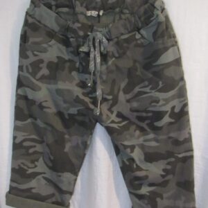 NEW Ladies Khaki Green Camo Magic Shorts One Size Fits sizes 12 14 16 18 Size 1