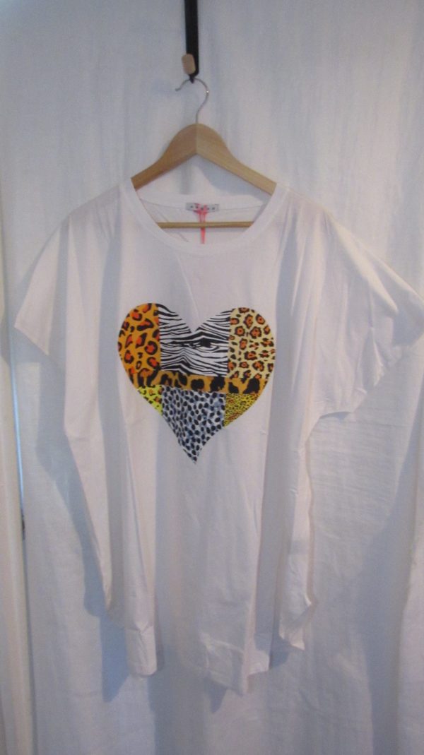 New Ladies White Animal Heart T-Shirt One Size fits sizes 18 20 22