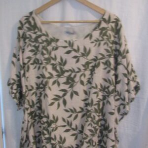 New Ladies Khaki Green Floral Print Shorter Length Top One Size fits sizes 16 18 20 22