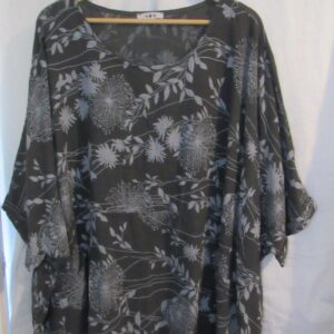 NEW Ladies Women Grey Floral Lightweight Pocket Plus Size Top One size fits sizes 22 24 26 28