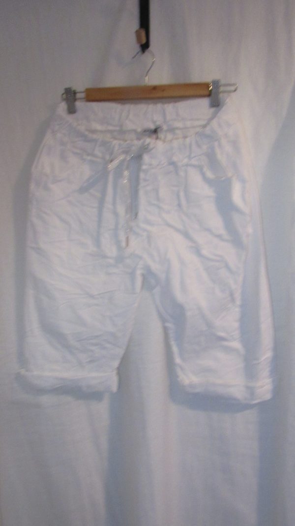NEW Ladies White Magic Shorts Plus Size One Size Fits sizes 18 20 22 Size 2 - Image 2