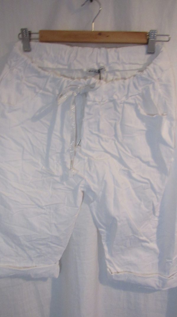 NEW Ladies White Magic Shorts Plus Size One Size Fits sizes 18 20 22 Size 2 - Image 3