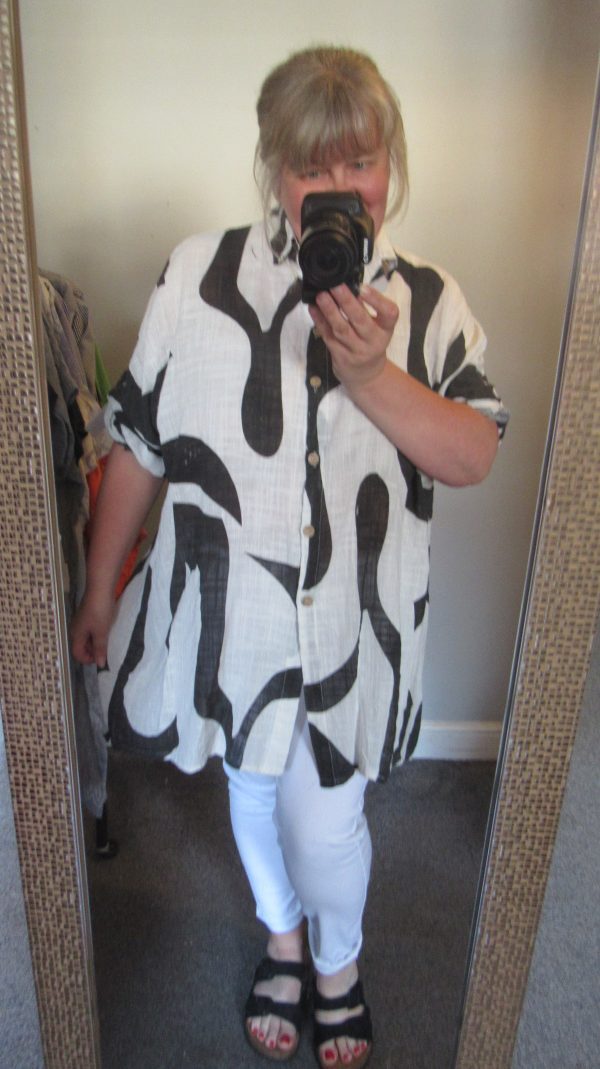 New Ladies Black White Swirl Button Up Cheesecloth Shirt One Size fits sizes 18 20 22 - Image 7