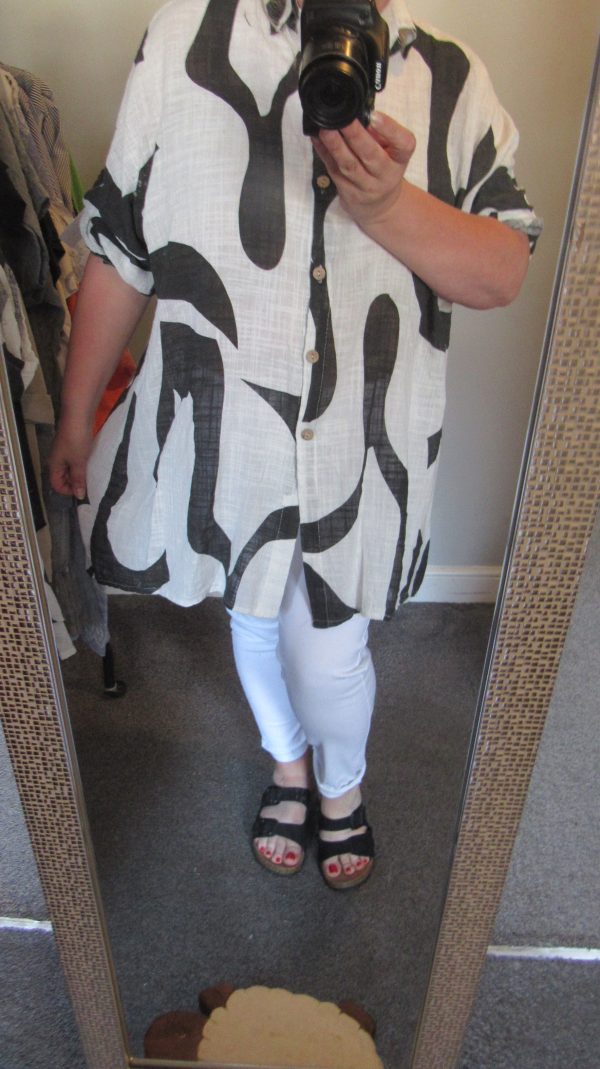 New Ladies Black White Swirl Button Up Cheesecloth Shirt One Size fits sizes 18 20 22 - Image 8