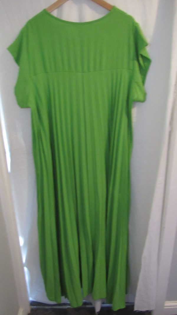 New Ladies Green Pleated Maxi Dress One Size fits sizes 18 20 22 24 - Image 5