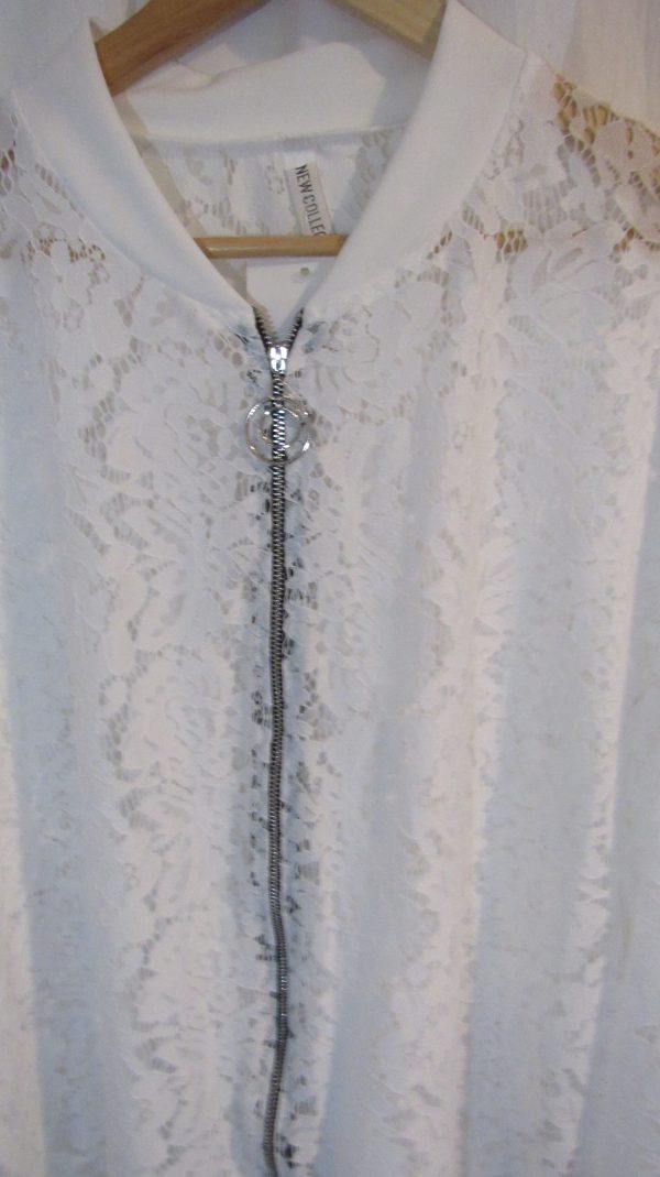 New Ladies White Lacy Plus Size Bomber Jacket One Size fits sizes 16 18 20 22 - Image 3