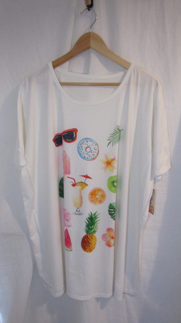 New Ladies White Summer Print T-shirt One Size fits sizes 16 18 20 22