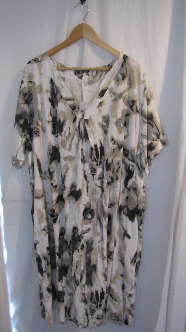 New Ladies Beige with Black Pocket Dress One Size fits sizes 18 20 22 - Image 2