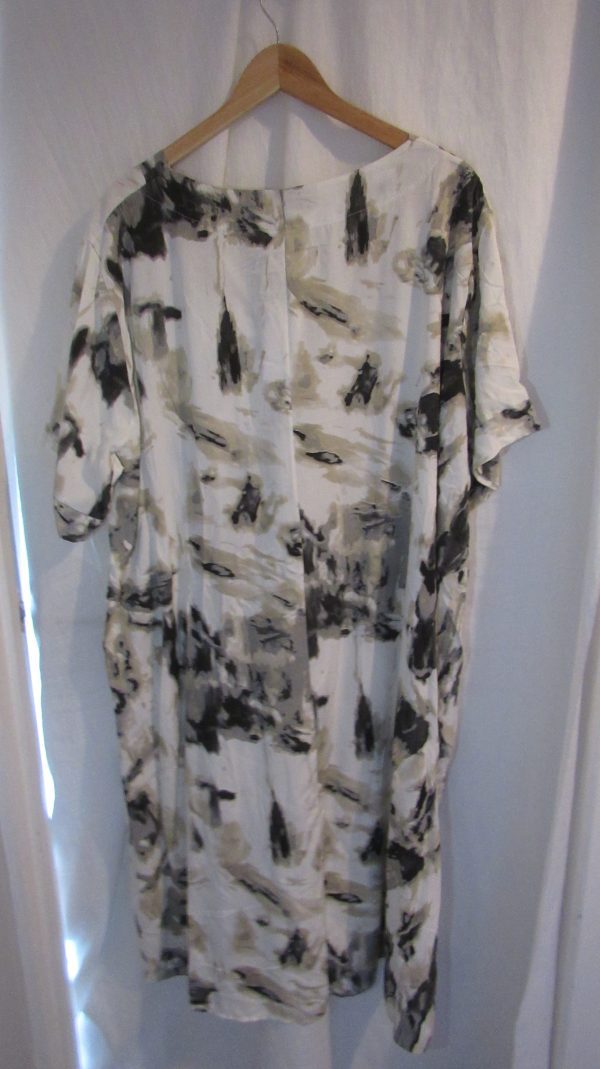 New Ladies Beige with Black Pocket Dress One Size fits sizes 18 20 22 - Image 5