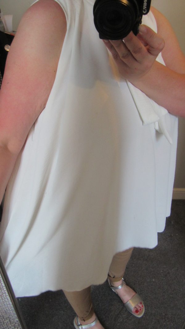 New White Sleeveless Pussy Bow Swing Top One Size fits sizes 16 18 20 22 - Image 7