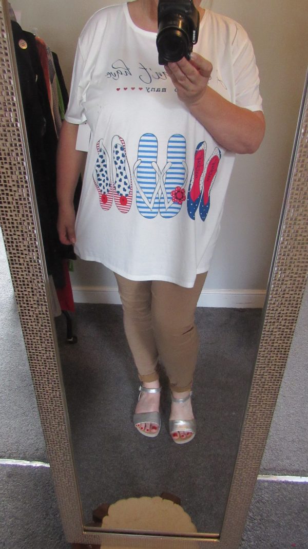 New Ladies White Shoe Print T-shirt One Size fits sizes 16 18 20 22 - Image 6