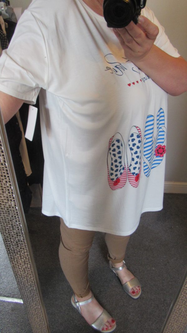New Ladies White Shoe Print T-shirt One Size fits sizes 16 18 20 22 - Image 7