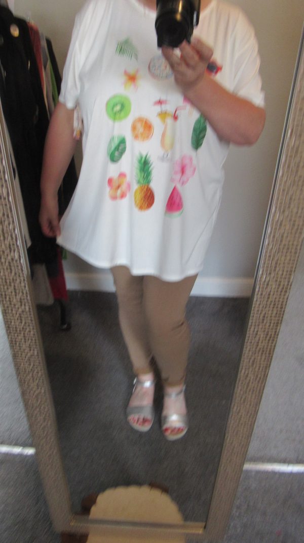 New Ladies White Summer Print T-shirt One Size fits sizes 16 18 20 22 - Image 6