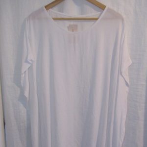 New Ladies White Tunic Top One Size fits sizes 16 18 20 22