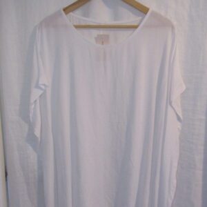 New Ladies White Tunic Top One Size fits sizes 16 18 20 22
