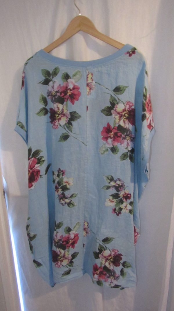 New Ladies Sky Blue Floral Linen Pocket Tunic Plus Size Top One Size fits sizes 20 22 24 26 - Image 5