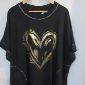New Ladies Black Gold Heart T-shirt One Size fits sizes 18 20 22