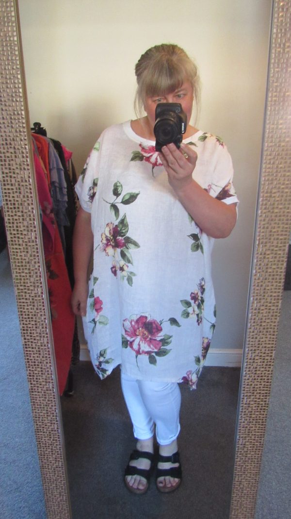 SALE SALE SALE New Ladies White Floral Linen Pocket Tunic Plus Size Top One Size fits sizes 20 22 24 26 NON RETURNABLE - Image 8