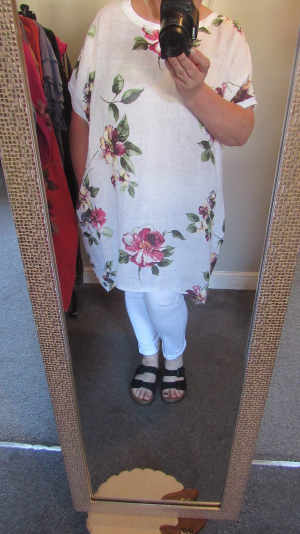 SALE SALE SALE New Ladies White Floral Linen Pocket Tunic Plus Size Top One Size fits sizes 20 22 24 26 NON RETURNABLE - Image 9