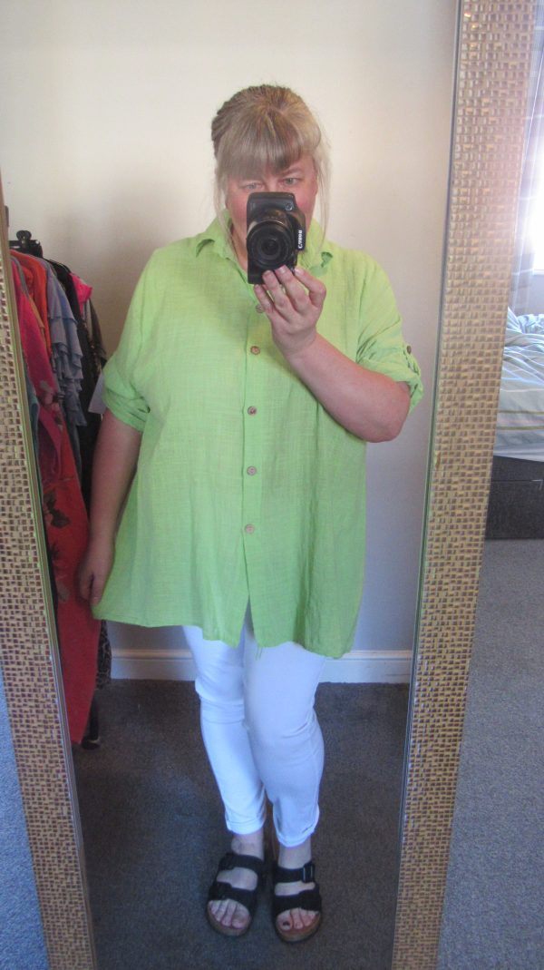 New Ladies Green Button Up Shirt One Size fits sizes 18 20 22 - Image 7