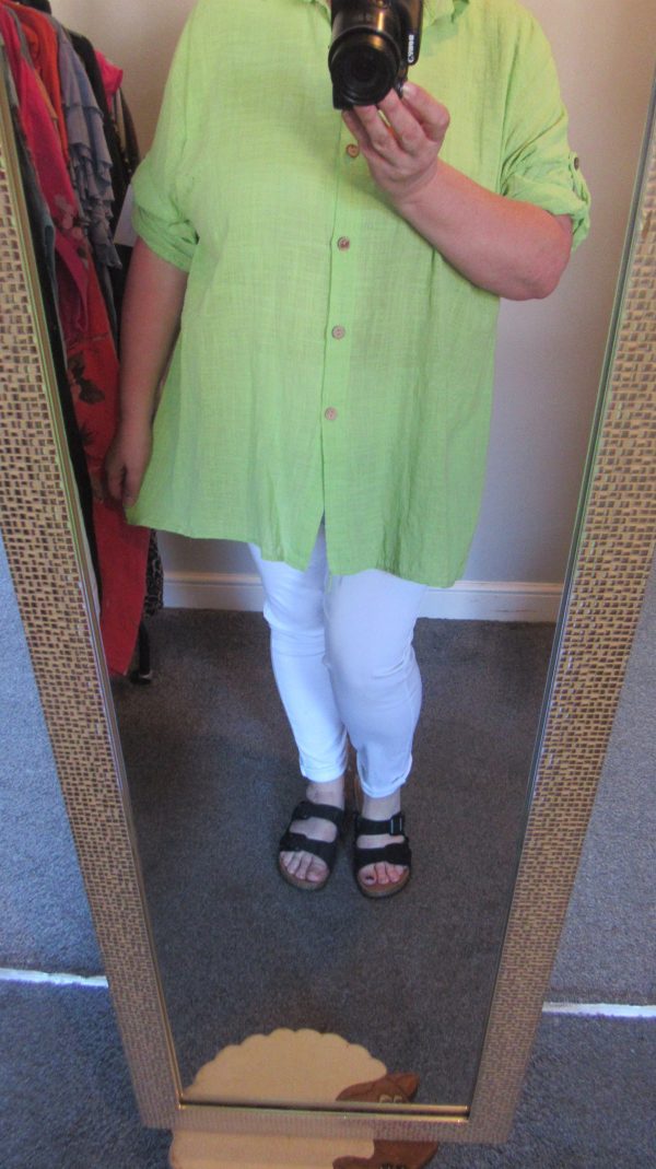 New Ladies Green Button Up Shirt One Size fits sizes 18 20 22 - Image 8