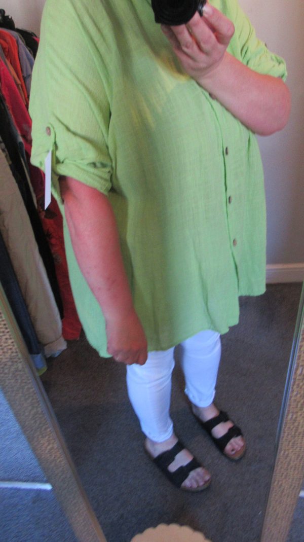 New Ladies Green Button Up Shirt One Size fits sizes 18 20 22 - Image 9
