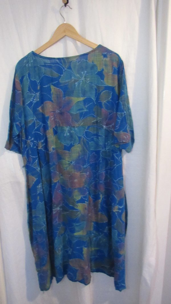New Ladies Royal Blue Pocket Floral Summer Dress Plus One Size fits sizes 18 20 22 - Image 5