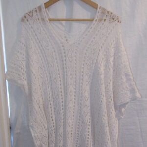 New Ladies White Lacy Tunic Top One Size fits sizes 18 20 22