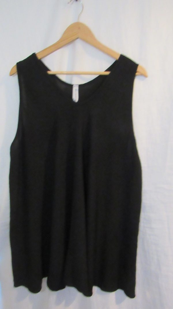 New Ladies Black Sleeveless Swing Top Plus Size One Size fits 18 20 22 24 - Image 2