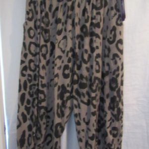 SALE SALE SALE NEW Ladies Womens Beige Leopard Print Jersey 3/4 Length cuff bottom Trousers One size fits sizes 16 18 20 22 NON RETURNABLE