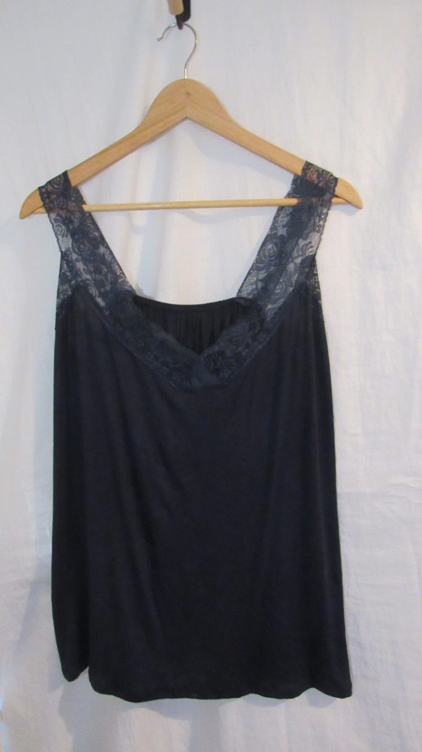 New Ladies Navy Blue Lacy Strap Plus Size Vest Top One Size fits sizes 16 18 20 22 - Image 2