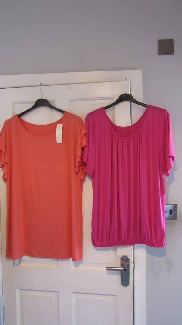 Bundle deal 2 x tops for £16 Bargain One Size fits sizes 18 20 22 - Image 2