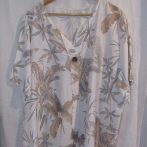 New Ladies Beige Floral V Neck Button Tunic Top One Size fits sizes 18 20 22