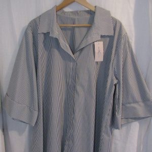 SALE SALE SALE New Ladies Black White Stripe Shirt Plus Size One Size fits sizes 18 20 22 NON RETURNABLE